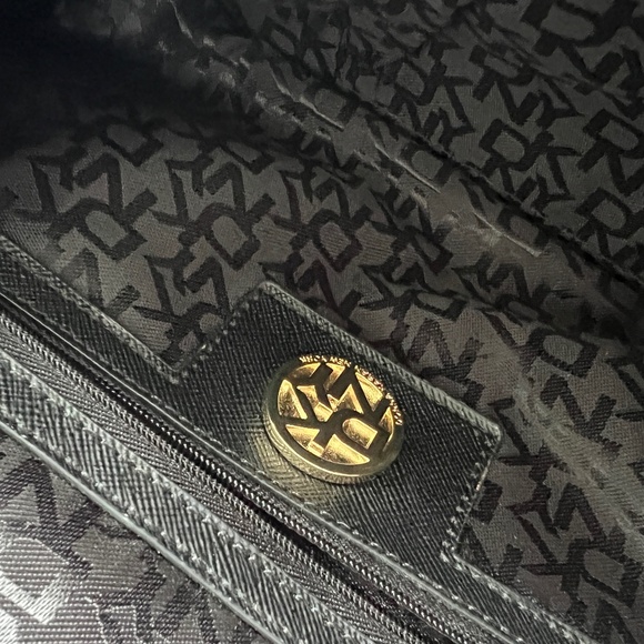 DKNY clutch bag - Picture 6 of 8